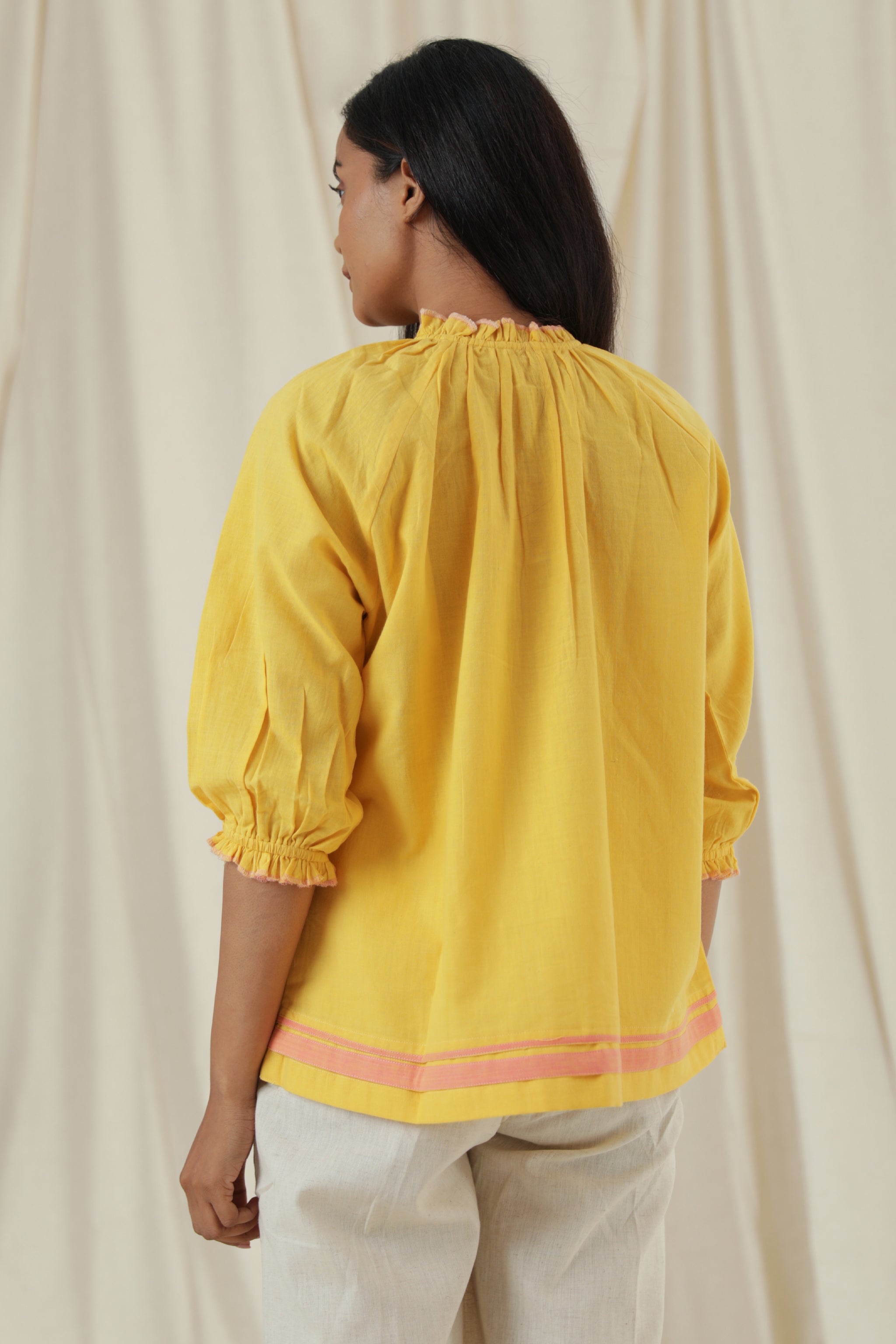 Tranquil Trot - Yellow