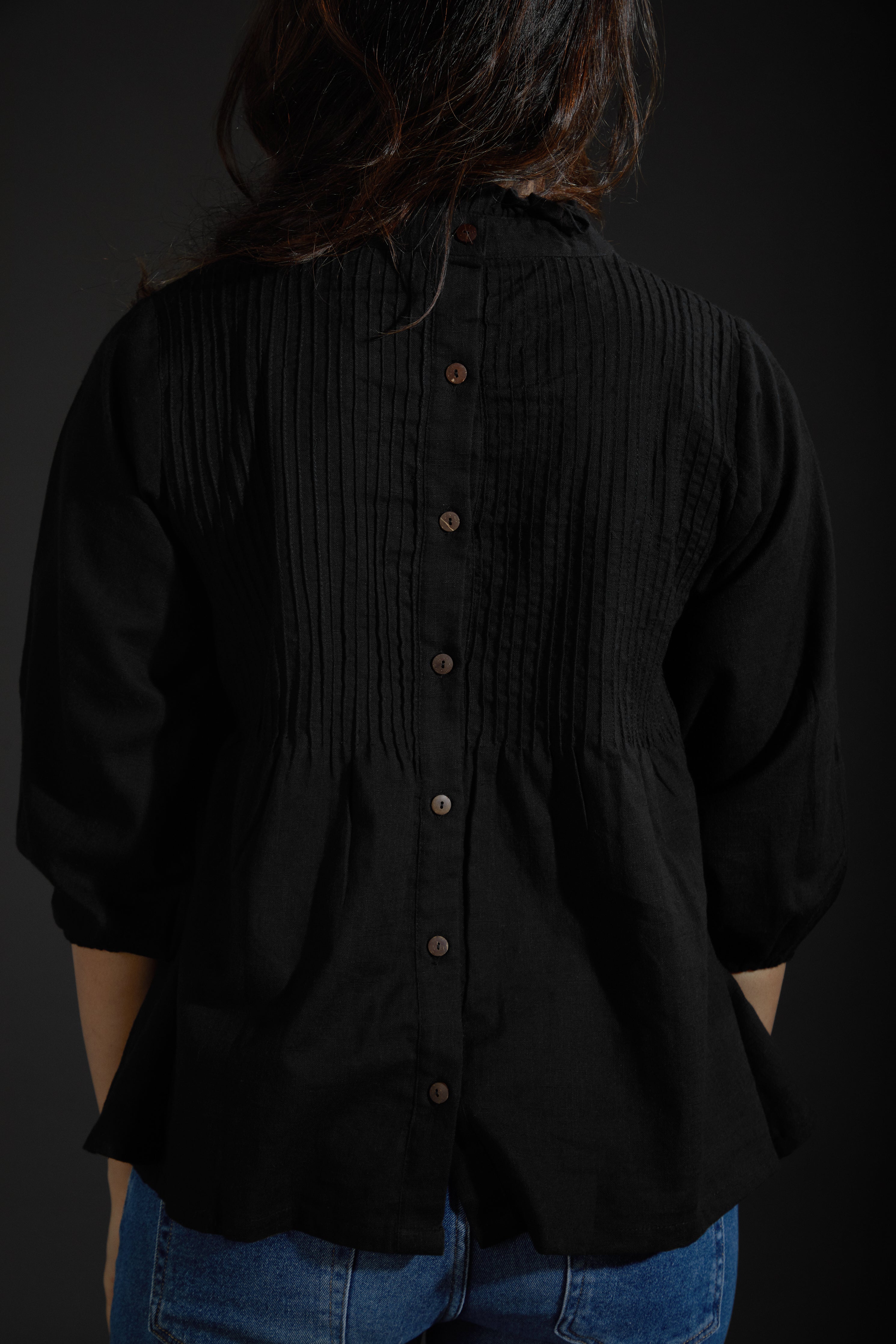 Pintuck top - Black