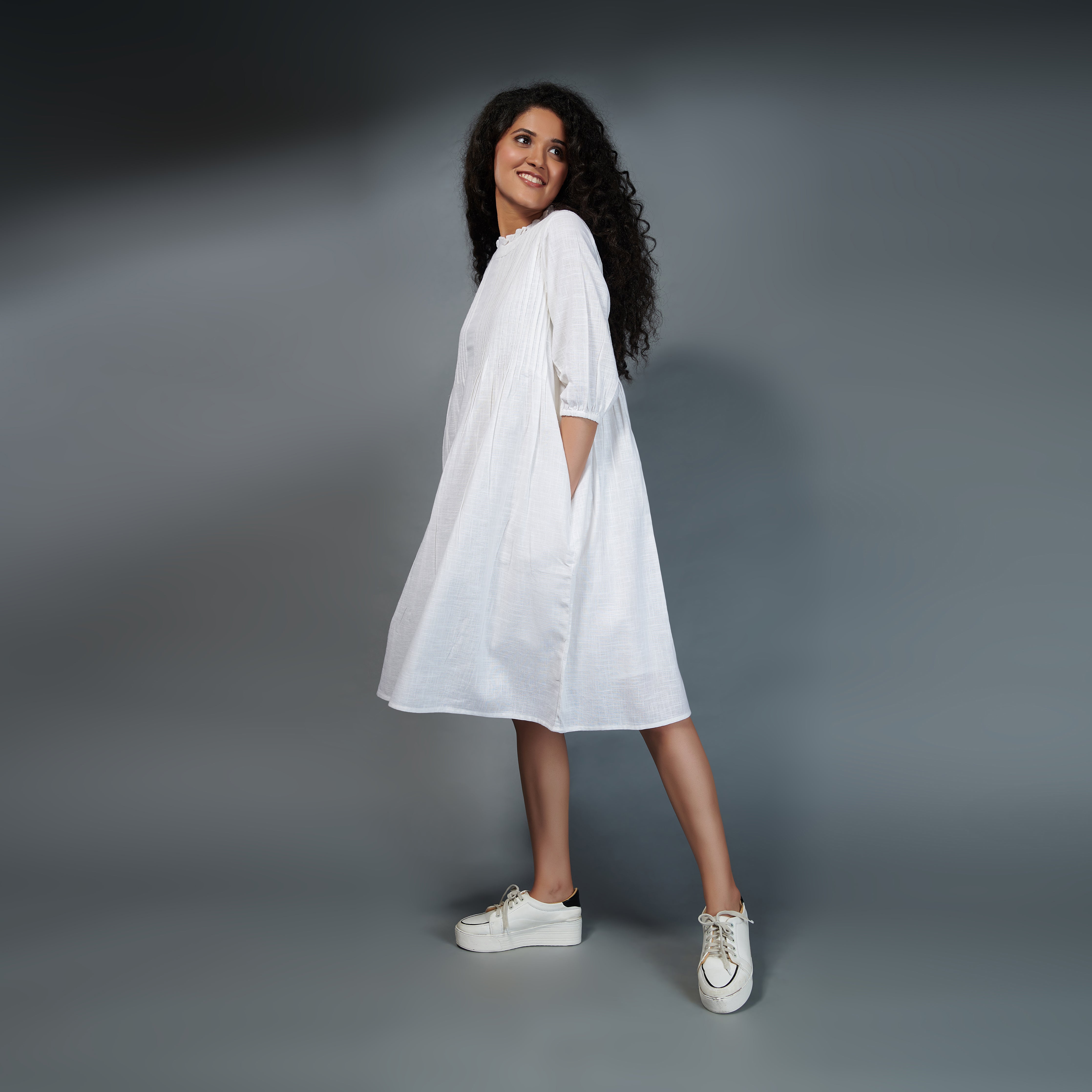 Pretty Pintuck dress – White