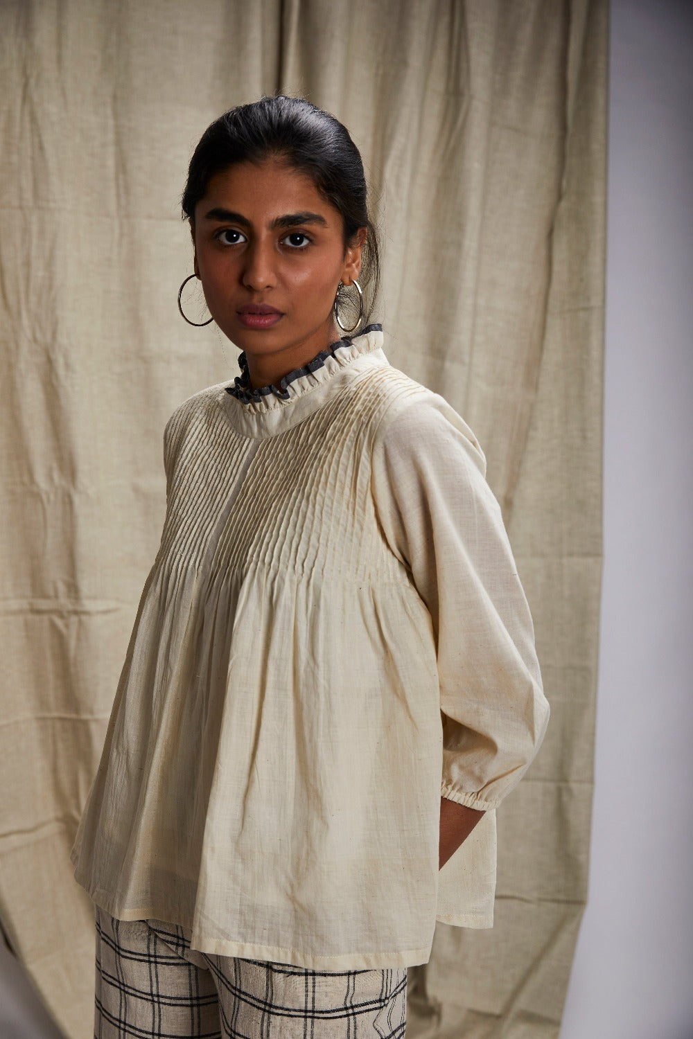 Pintuck top - Beige