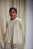 Pintuck top - Beige