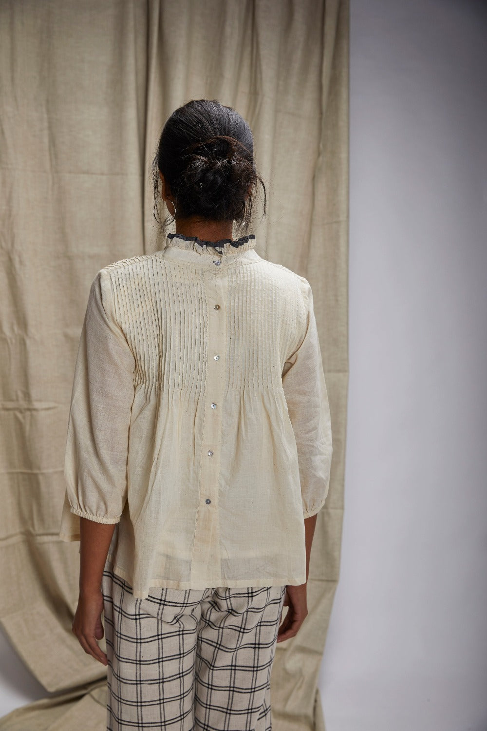 Pintuck top - Beige