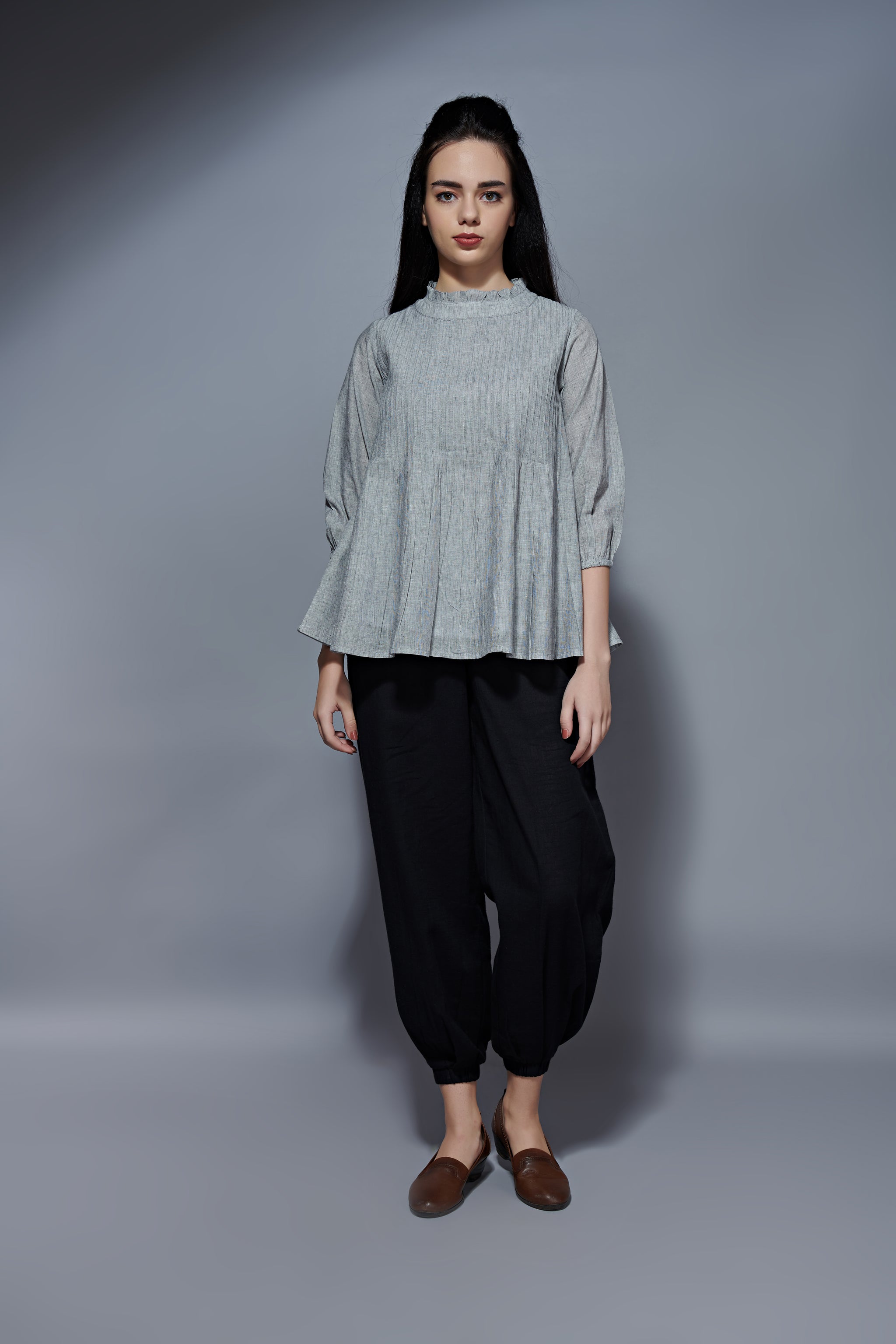 Pintuck top - Grey