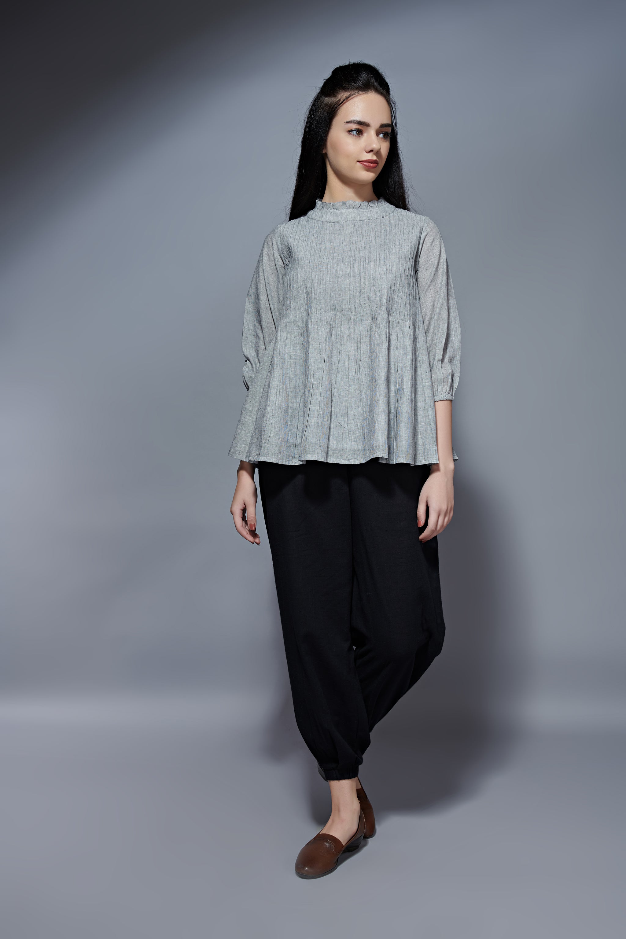 Pintuck top - Grey
