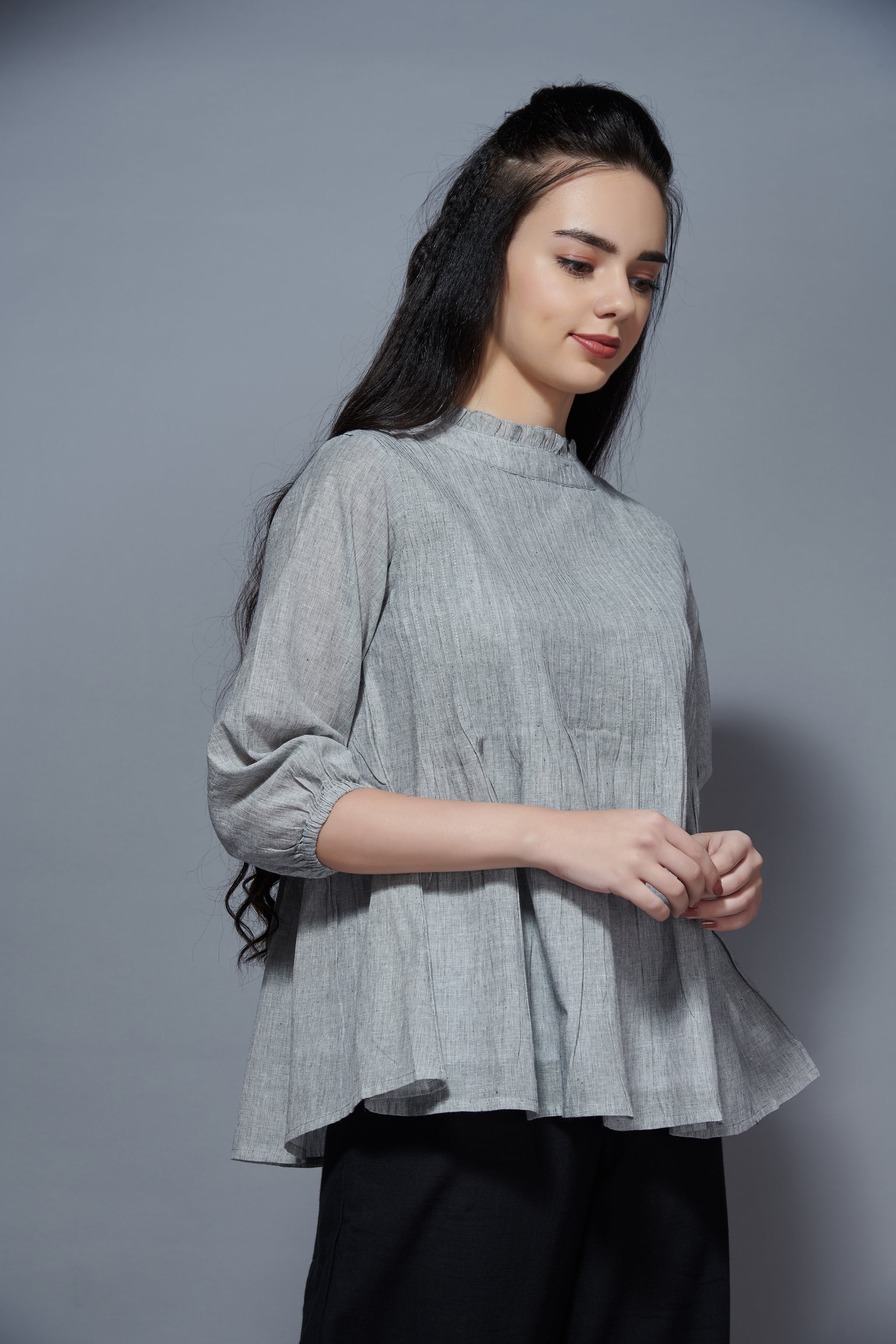 Pintuck top - Grey