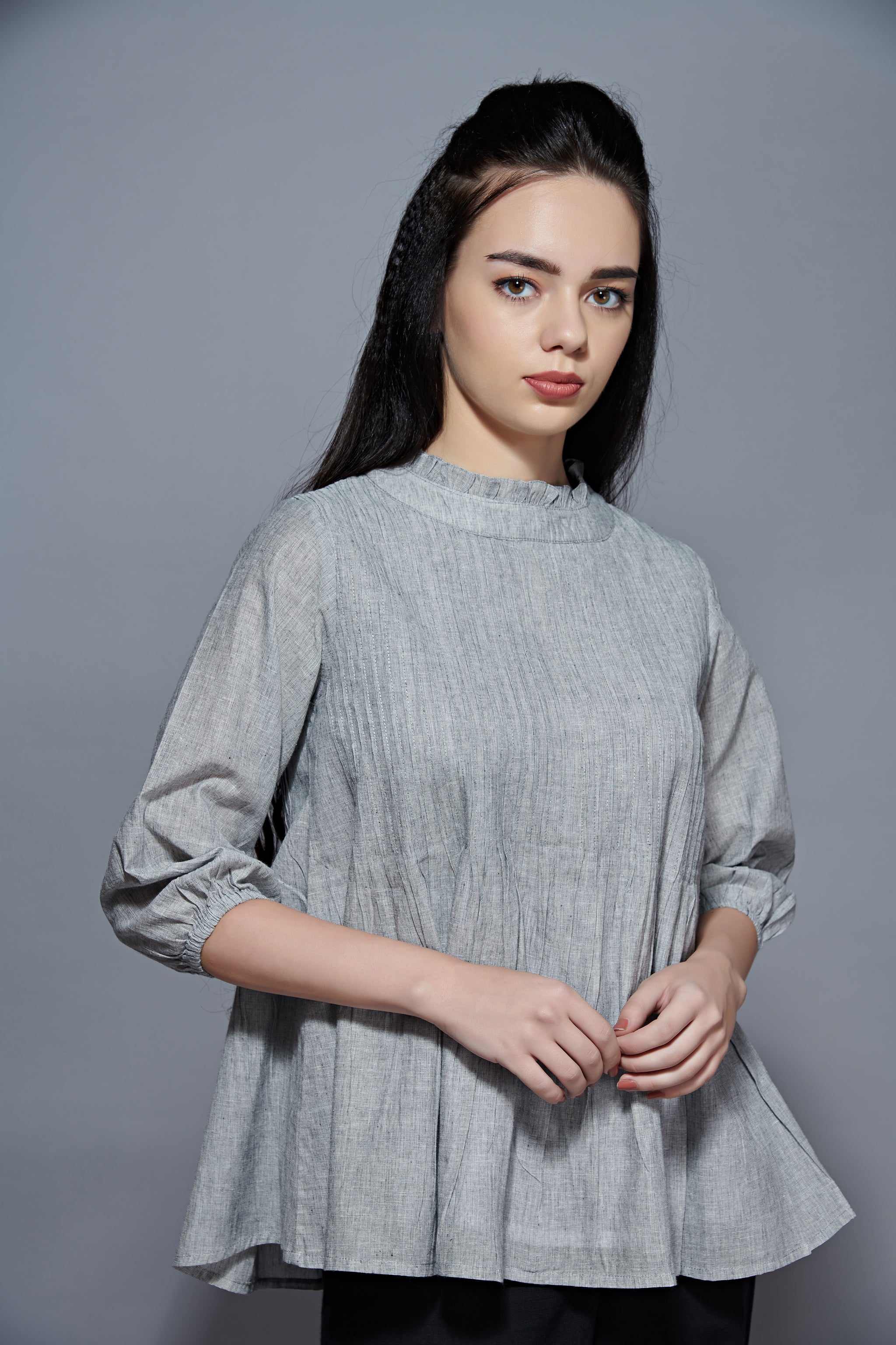 Pintuck top - Grey