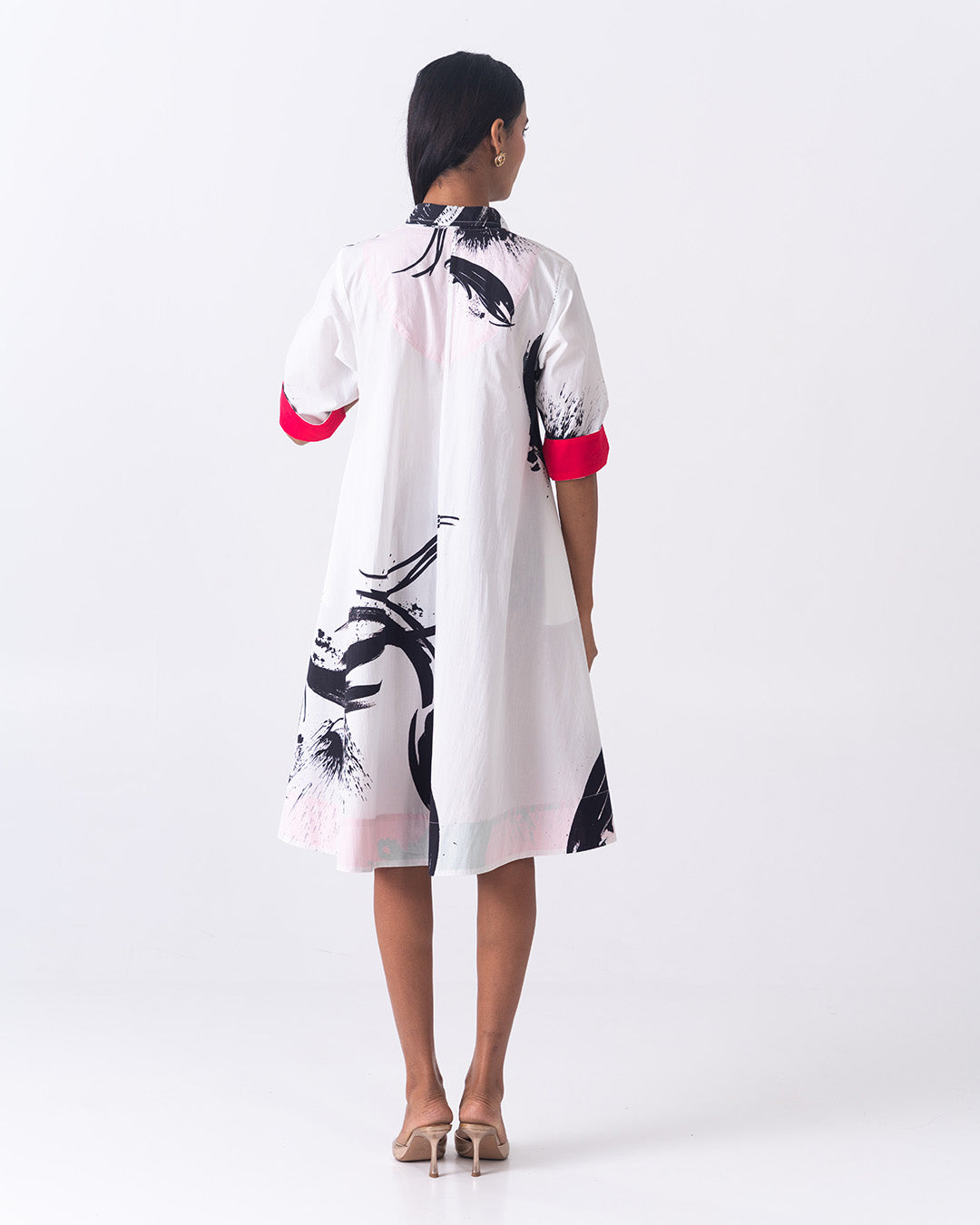 Noa - White & Black