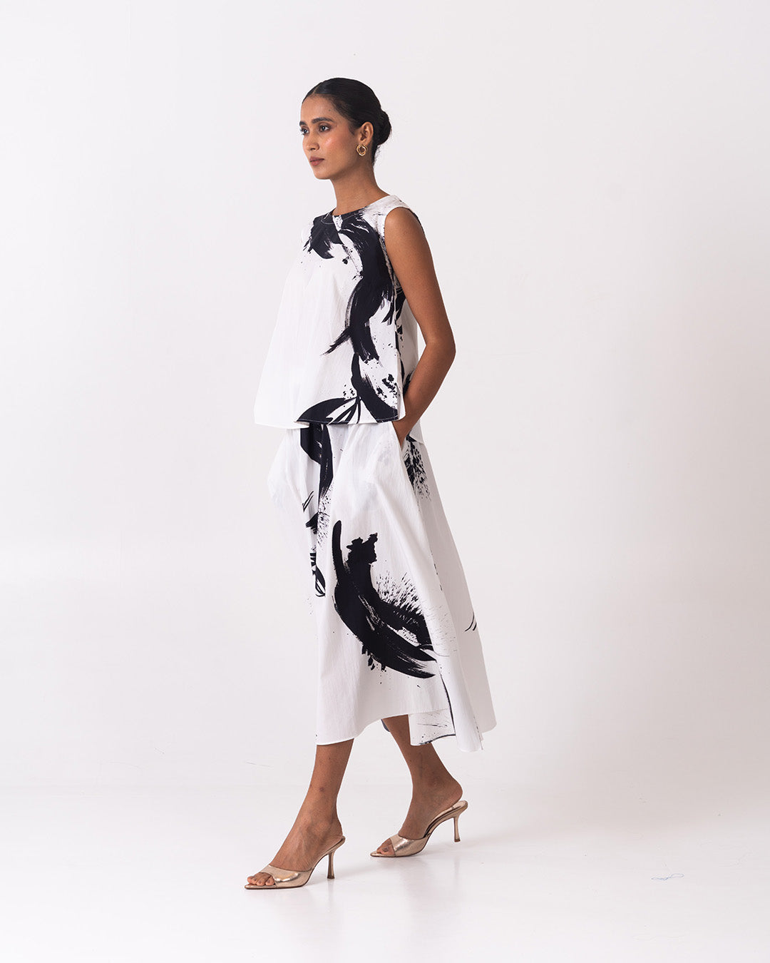 Fluid Set  - White & Black