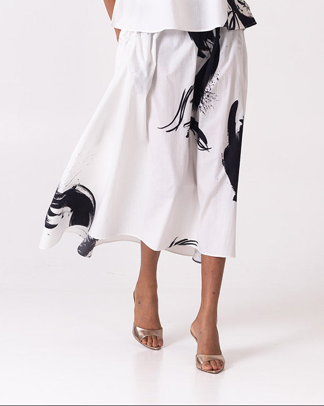 Fluid Skirt  - White & Black