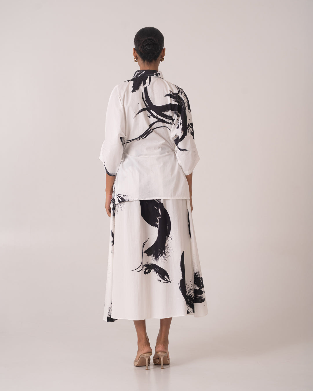 Tone Set - White by Ishita