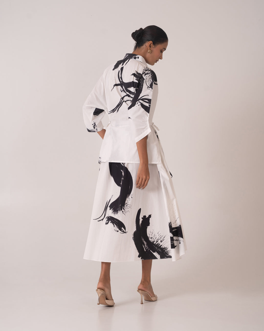 Tone Set - White by Ishita