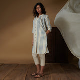 Earthy trail - Light blue stripes