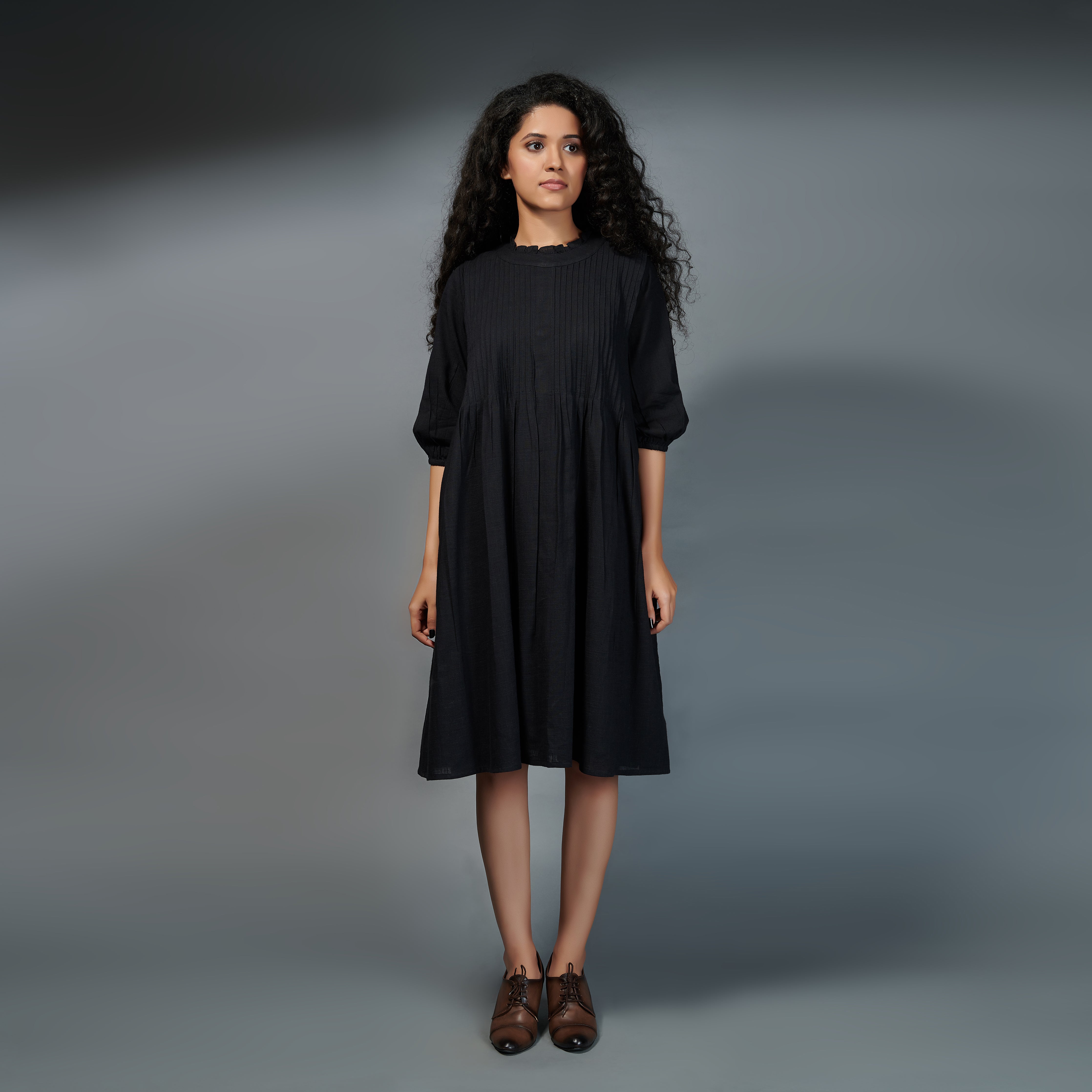 Pretty Pintuck dress – Black