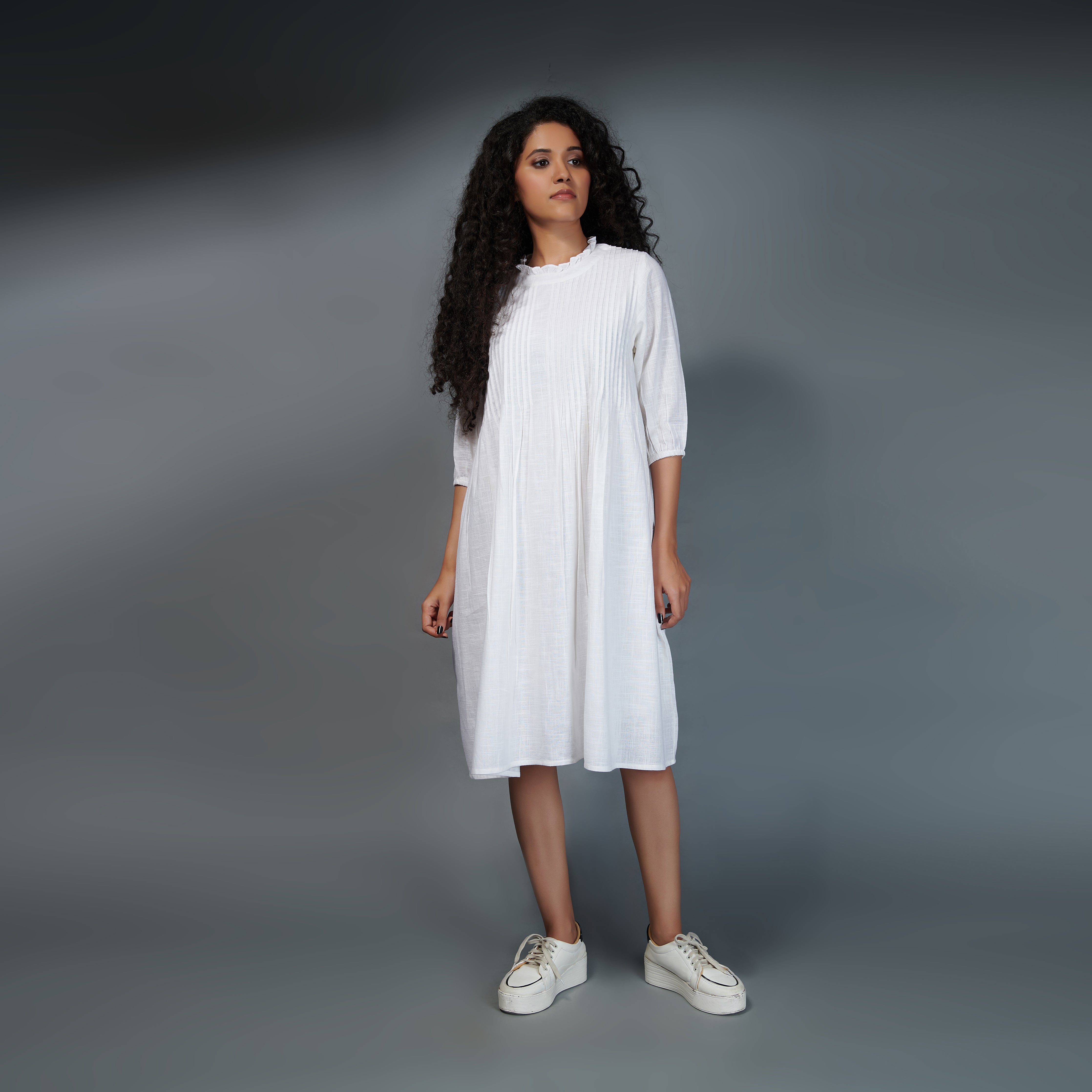 Pretty Pintuck dress – White